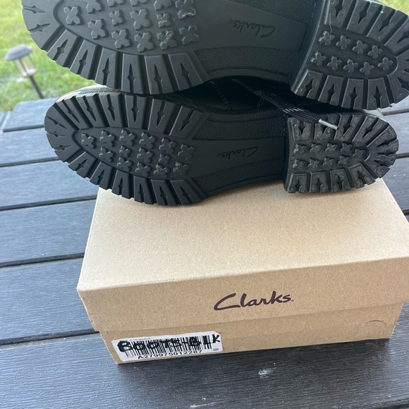 Clarks Boots Women's 9.5 Black Hiking Lace Up cushion comfort store display - Picture 4 of 15